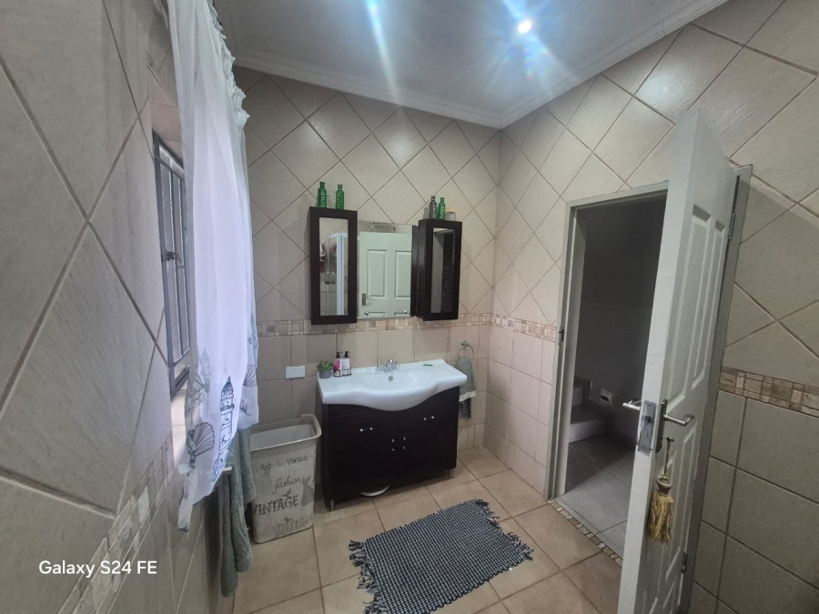 4 Bedroom Property for Sale in Safari Gardens North West